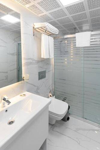 Theluna Suite