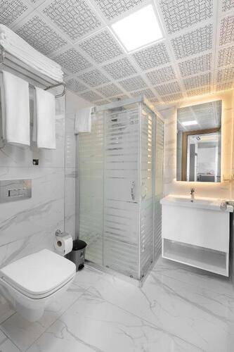 Theluna Suite
