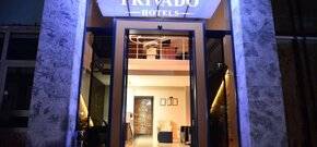 Privado Hotels