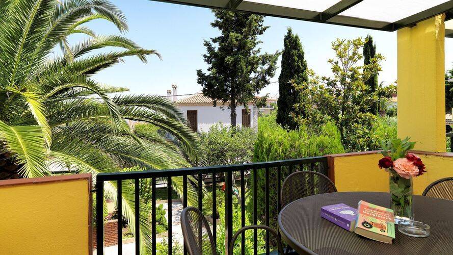 Elia Apartments