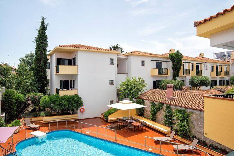 Elia Apartments