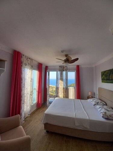 Laila Otel Karaburun