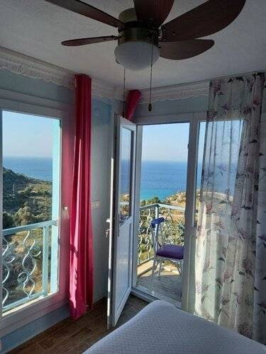 Laila Otel Karaburun