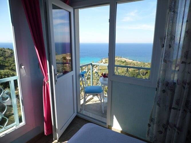 Laila Otel Karaburun