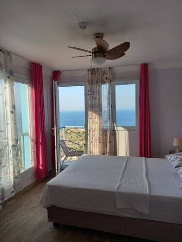 Laila Otel Karaburun
