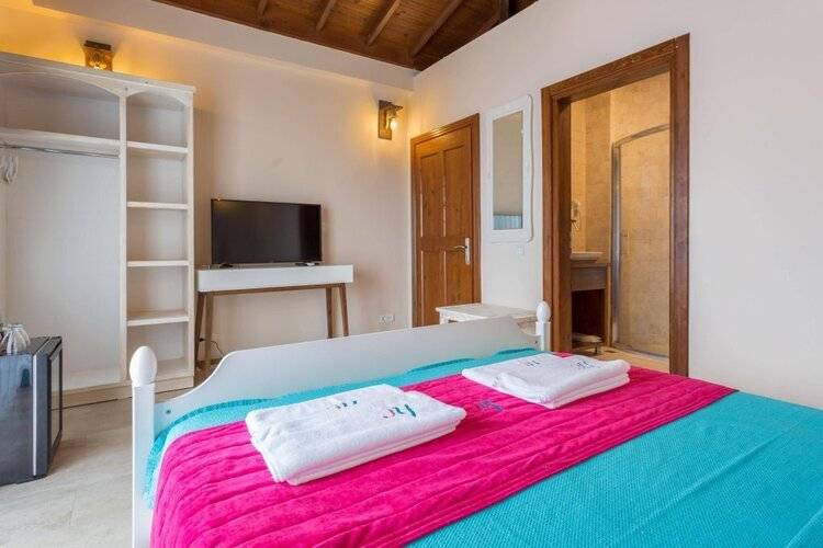 Hillcity Hotel (Adults Only 18+)