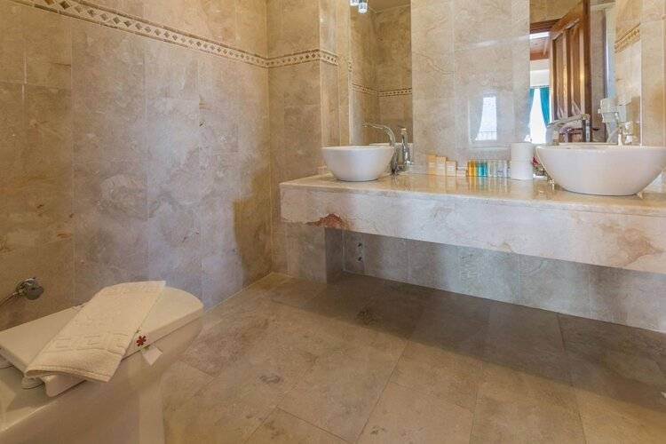 Hillcity Hotel (Adults Only 18+)