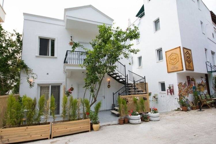 8 Pansiyon