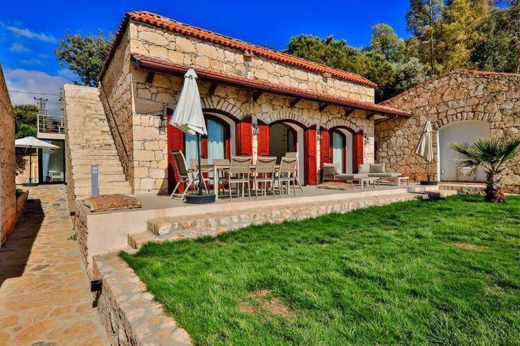 Villa Kale Suites