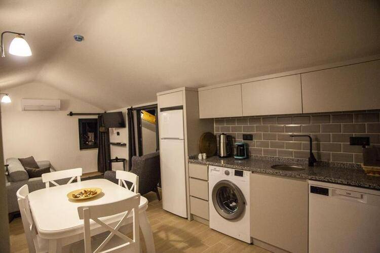 Lobelya Suites