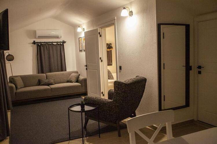 Lobelya Suites