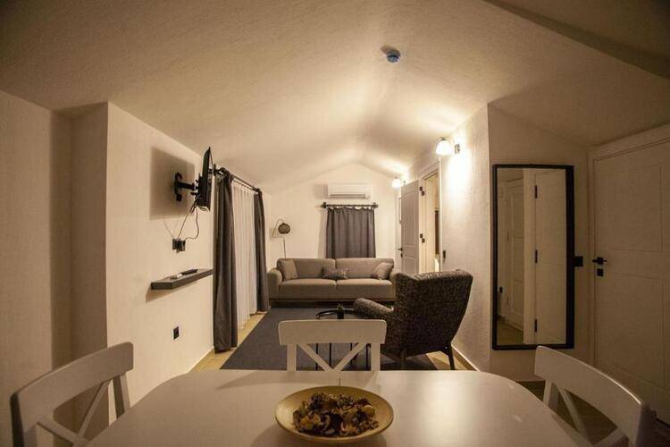 Lobelya Suites