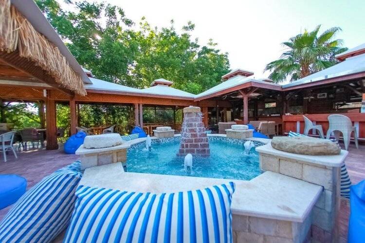 Azur Hotel
