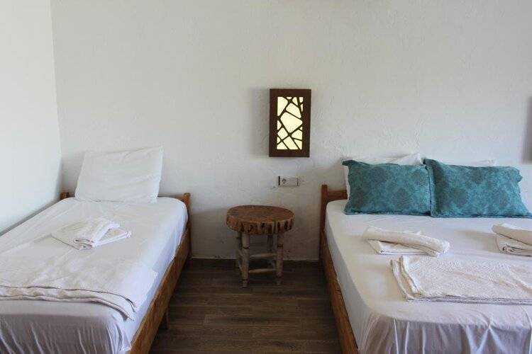 Ceneviz Hotel