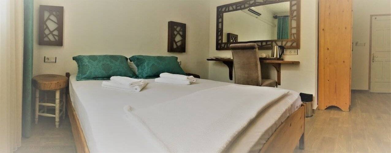 Ceneviz Hotel
