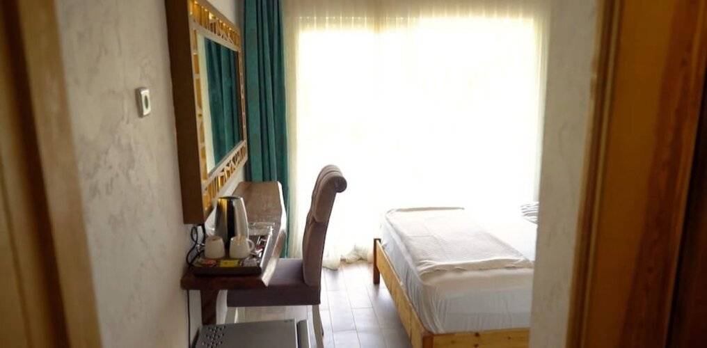 Ceneviz Hotel