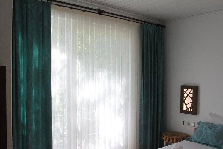 Ceneviz Hotel