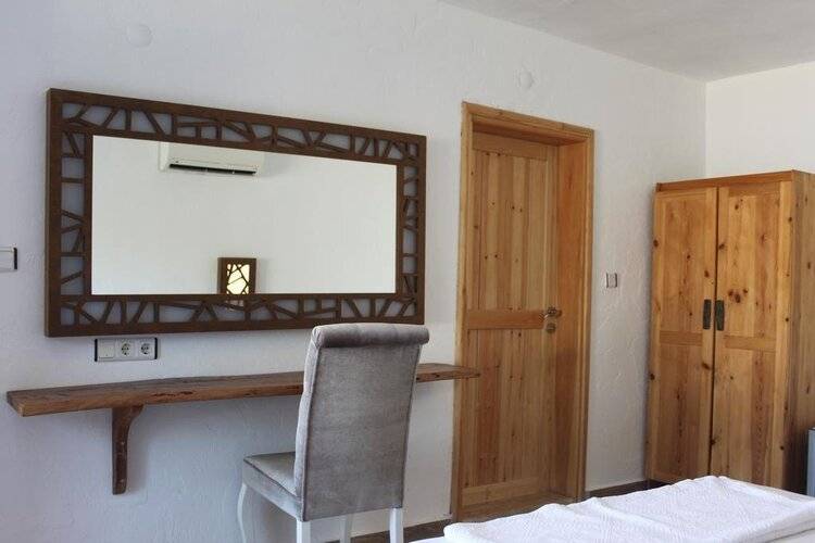 Ceneviz Hotel