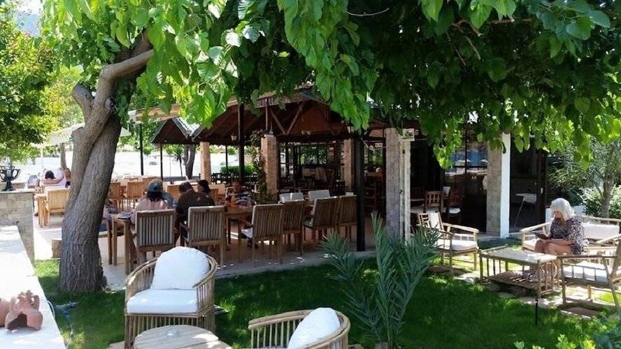Ceneviz Hotel