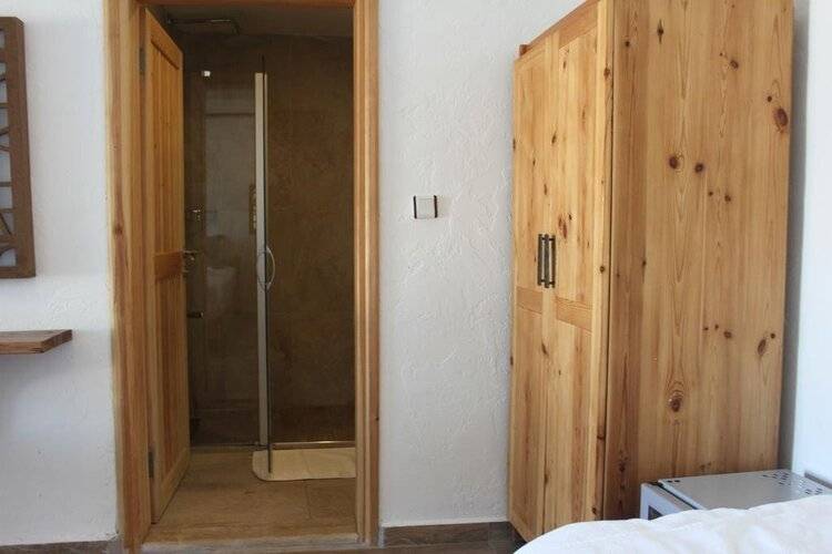 Ceneviz Hotel