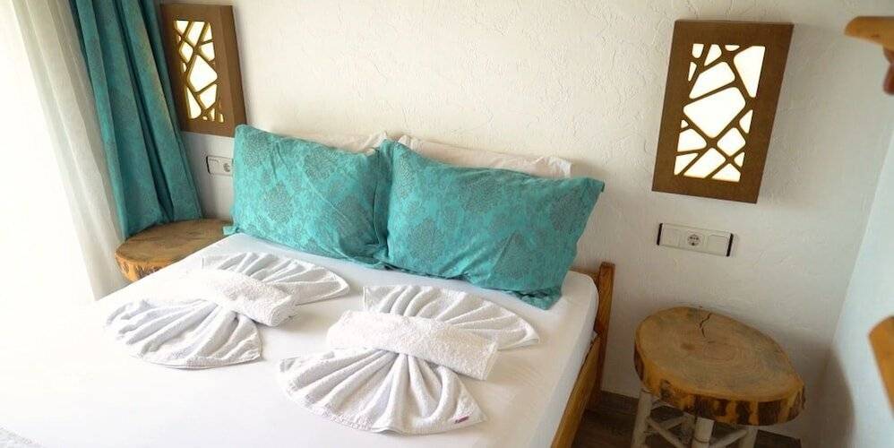 Ceneviz Hotel