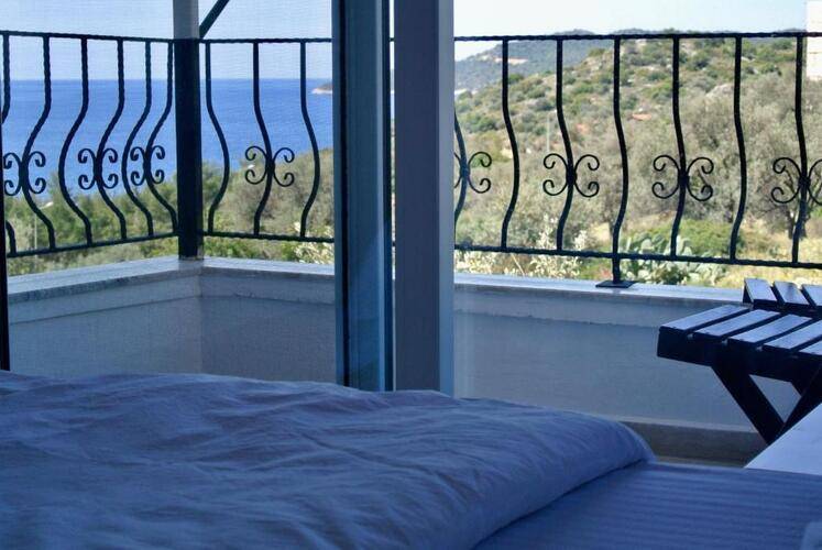 Hideaway Hotel
