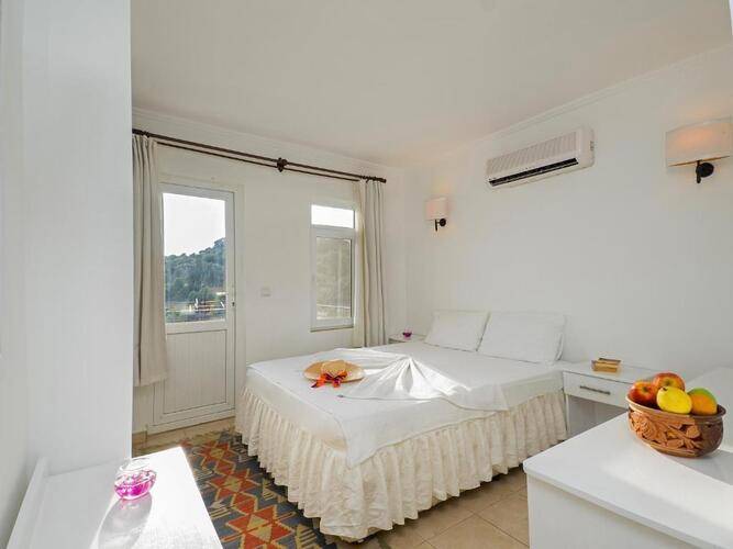Hideaway Hotel