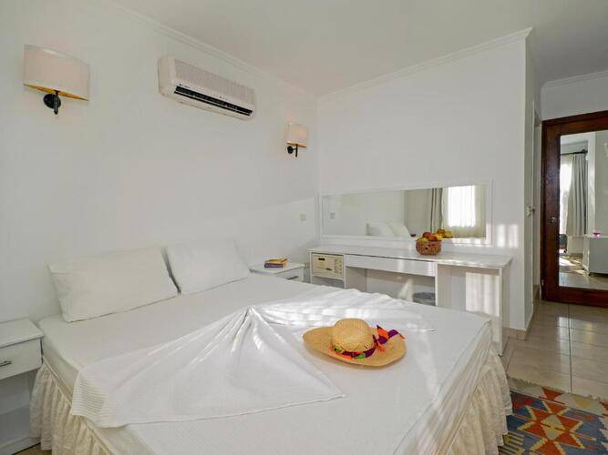 Hideaway Hotel
