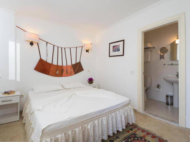Hideaway Hotel