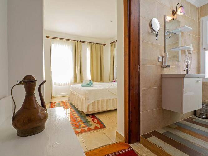 Hideaway Hotel
