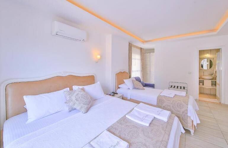 Linda Beach Boutique Class Hotel