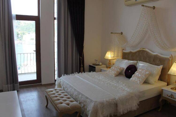Huri & Nuri Hotel