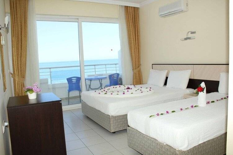 Side Beach Club Hotel