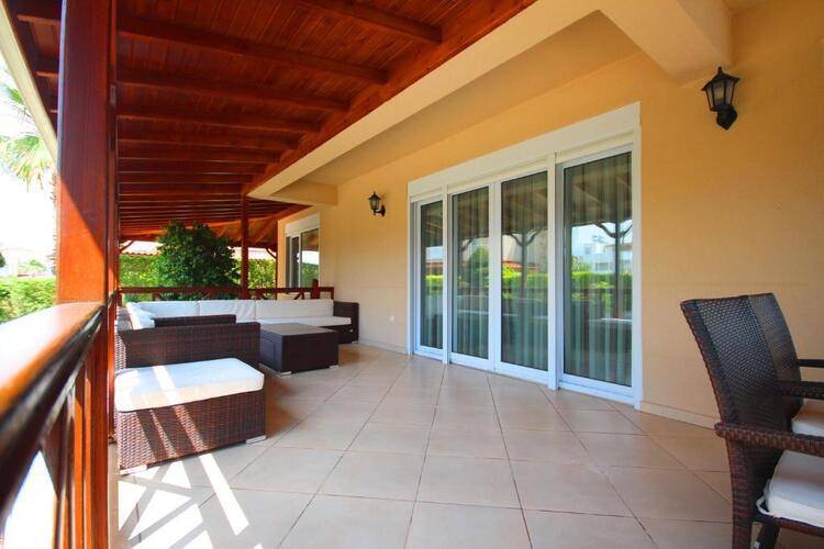 Paradise Town Villa Lisa