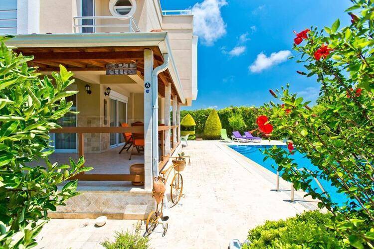 Paradise Town ART