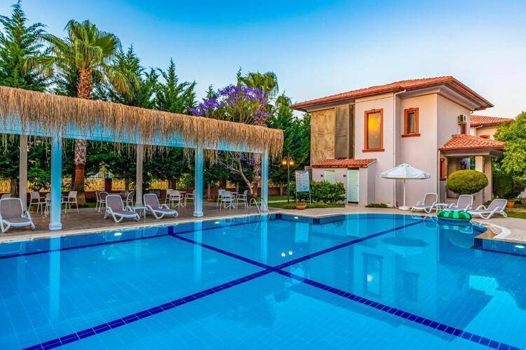 Vista Villas & Suites