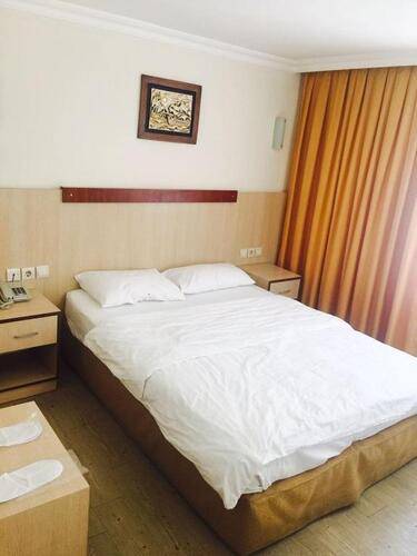 Safari Hotel