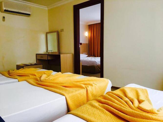 Safari Hotel