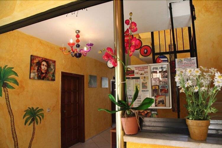 El Latino Hotel