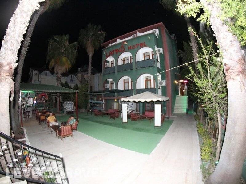 Фотография El Latino Hotel Фотография El Latino Hotel