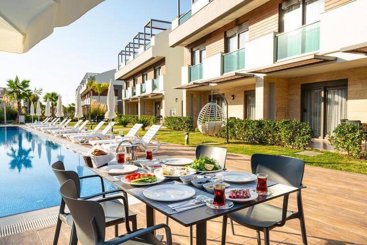 Veranda Suites