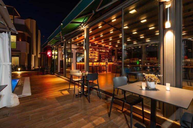 Veranda Suites