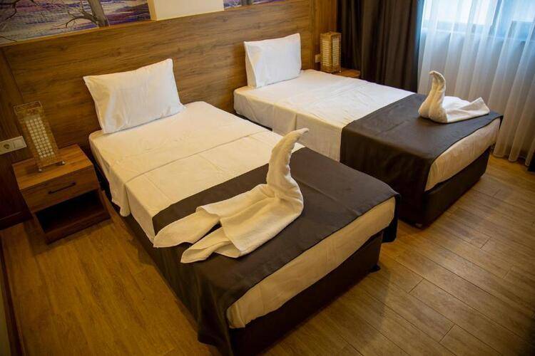 Golden World Suite Hotel