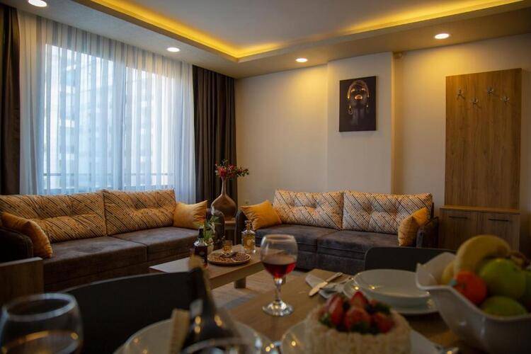 Golden World Suite Hotel