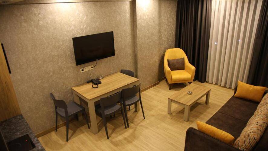 Golden World Suite Hotel