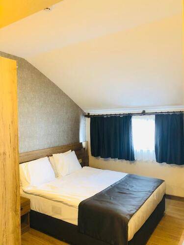 Golden World Suite Hotel