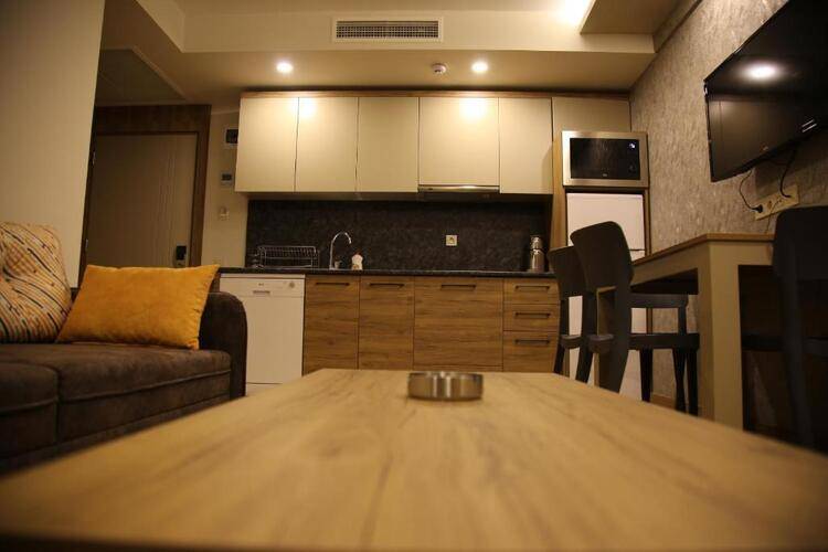 Golden World Suite Hotel