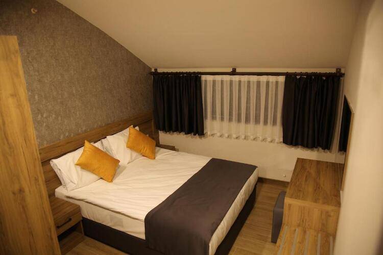 Golden World Suite Hotel