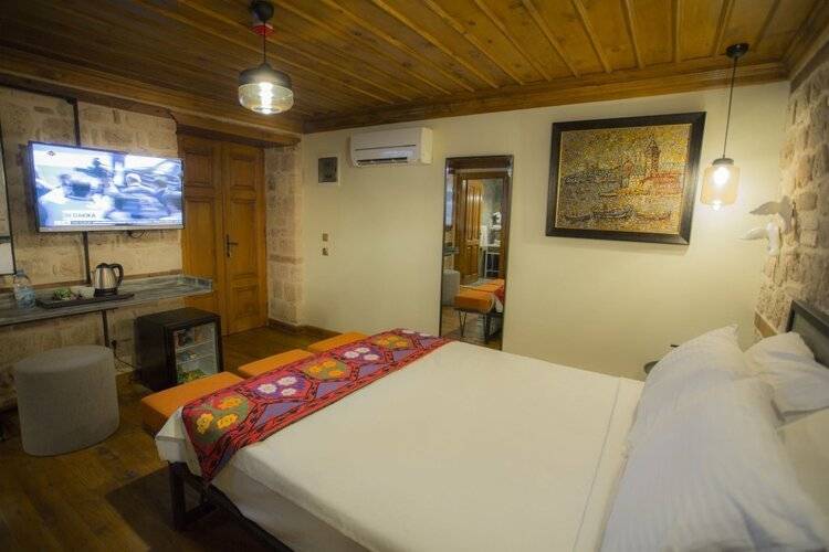 Char Me Boutique Hotel