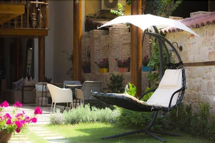 Char Me Boutique Hotel